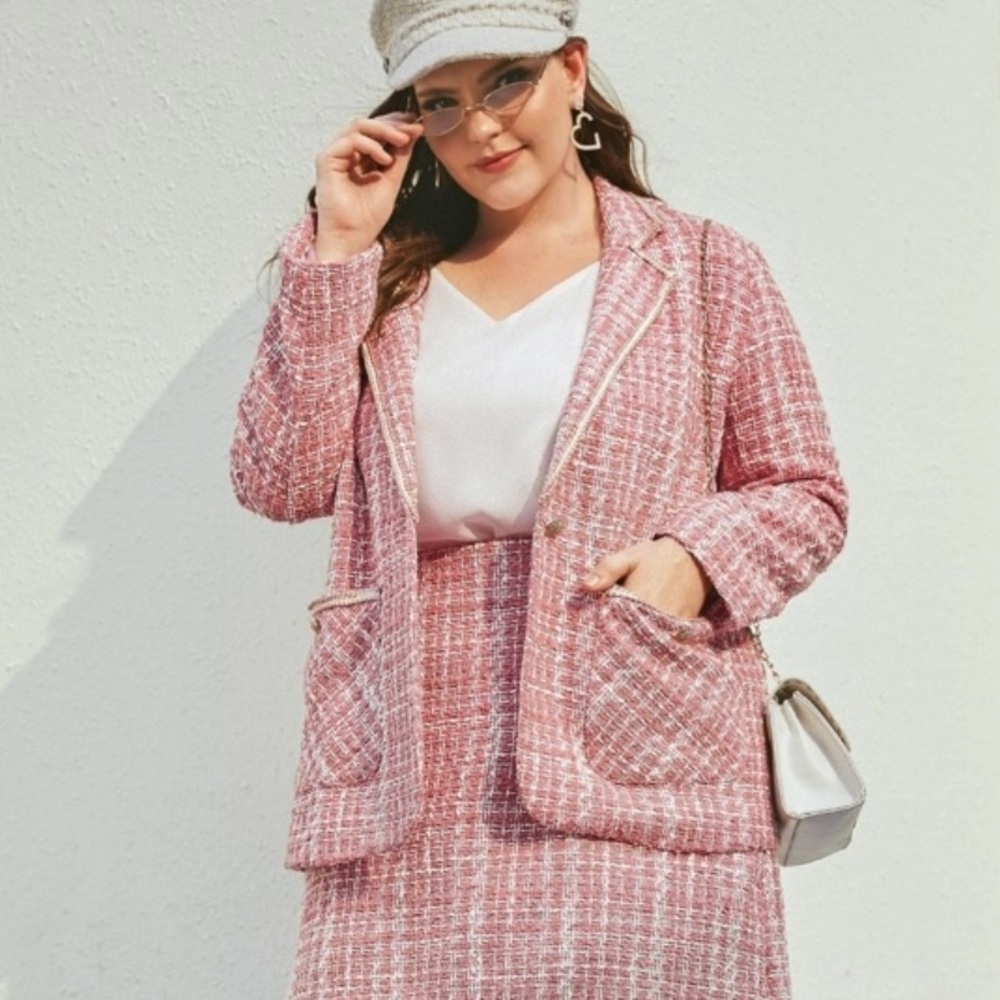 PLUS TWEED SINGLE BUTTON BLAZER IN PINKA ND WHITE